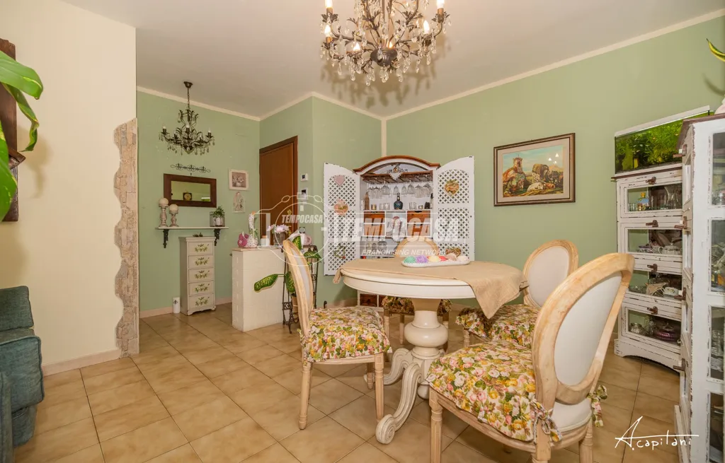 Söögituba - Bright Trilocale with Balcony in Modena