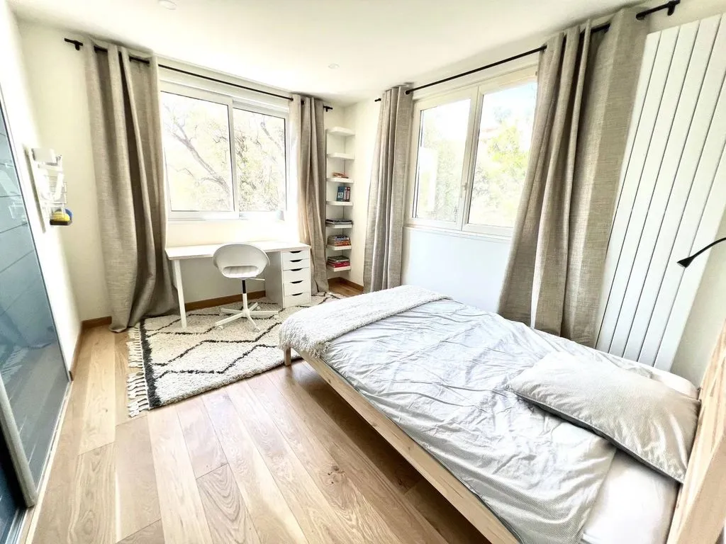 Chambres - Villa Luxueuse avec Barbecue à Juan-Les-Pins