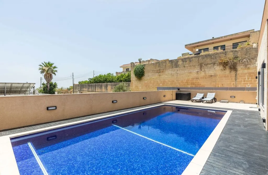 Piscina - Casa con 4 camere a Iklin