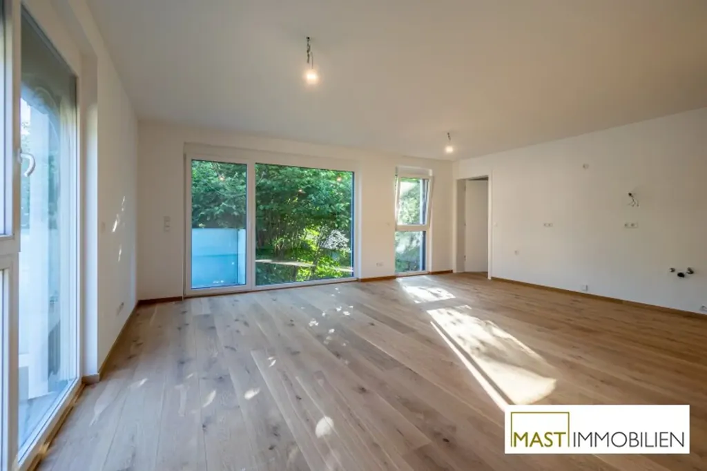 Living Room - Modern Apartment with Balcony in St. Andrä Wördern