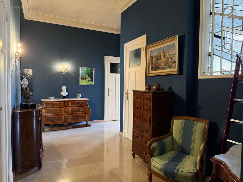 Ingresso - Art Deco Apartment with Balcony in Saint-Étienne Centre