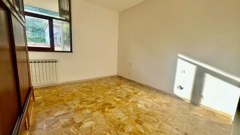 Pièces - Apartment with Private Garden in Carrara