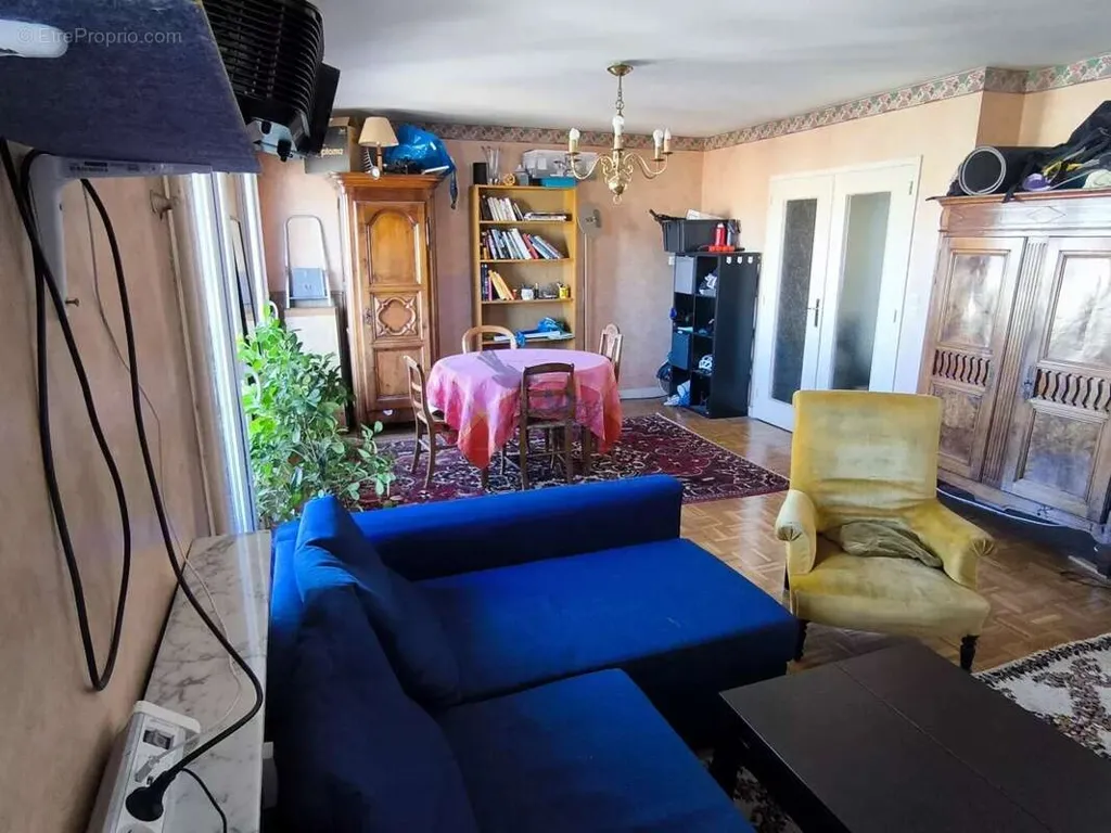 5-room apartment in Villeurbanne