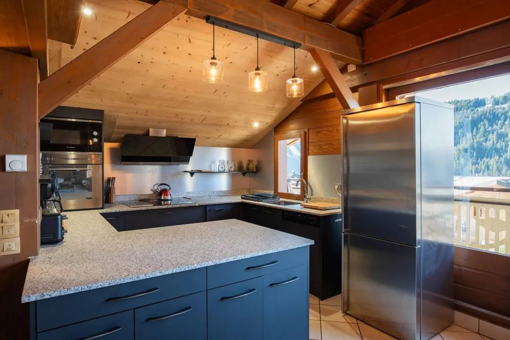 Cuisine - Chalet Luxueux avec Vue Montagne à Châtel