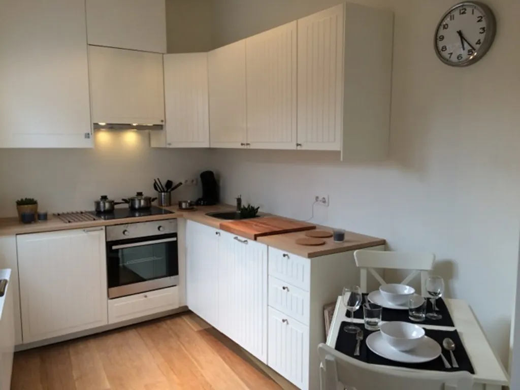 Cuisine - Studio Lumineux avec Vue sur les Ponds à Ixelles