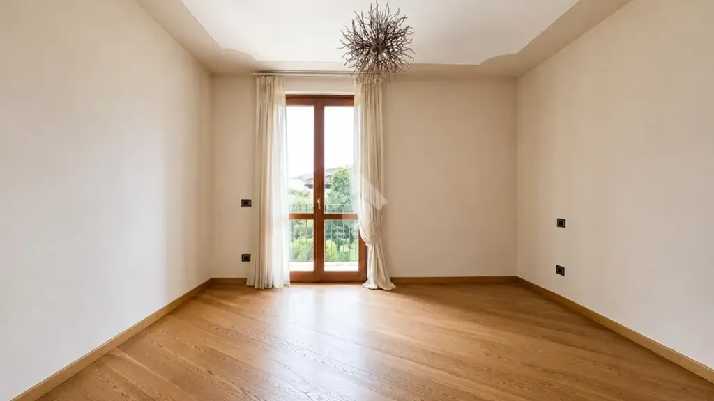Toad - Contemporary Apartment with Balcony in Chiari