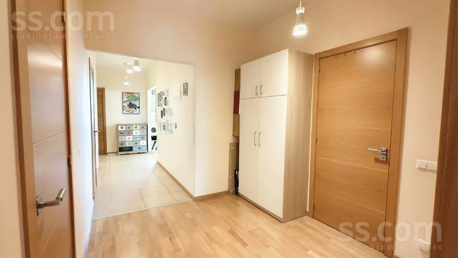 Appartement 4 pièces à Rīga