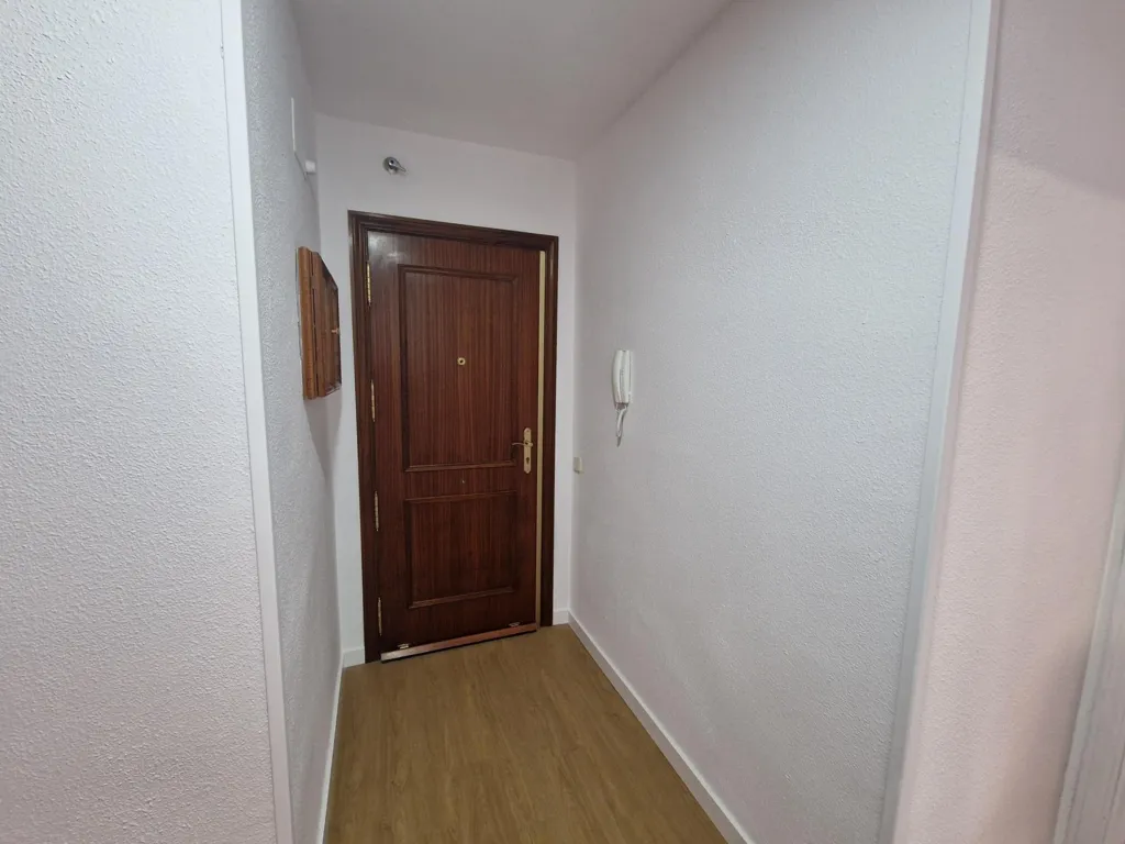 Esik - Furnished Flat with Balcony in Las Rozas