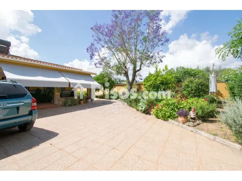 Terrass - Chalet with Extensive Garden in Nuevo Bulevar