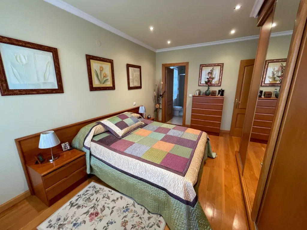 Bedrooms - Chalet with Large Garden in Barcena de Cicero