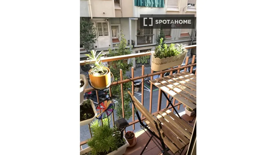 Balcon - Shared Flat with Balcony in El Poble Sec, Barcelona