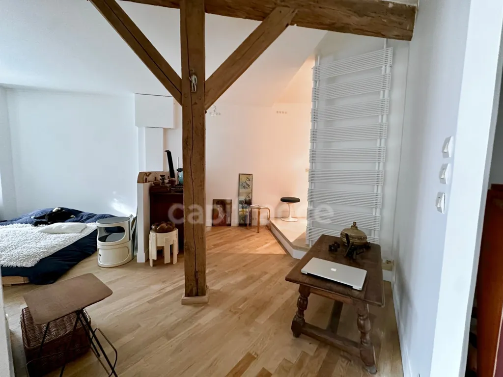 Séjour - Loft-Style avec Jardin Privé dans le 11ème Arrondissement
