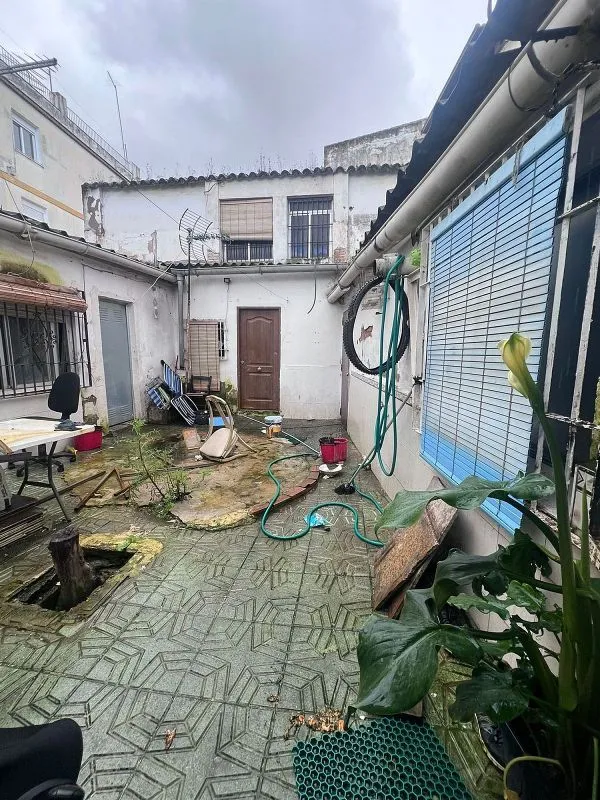 Jardin - Demolition Plot with Two Facades in Córdoba