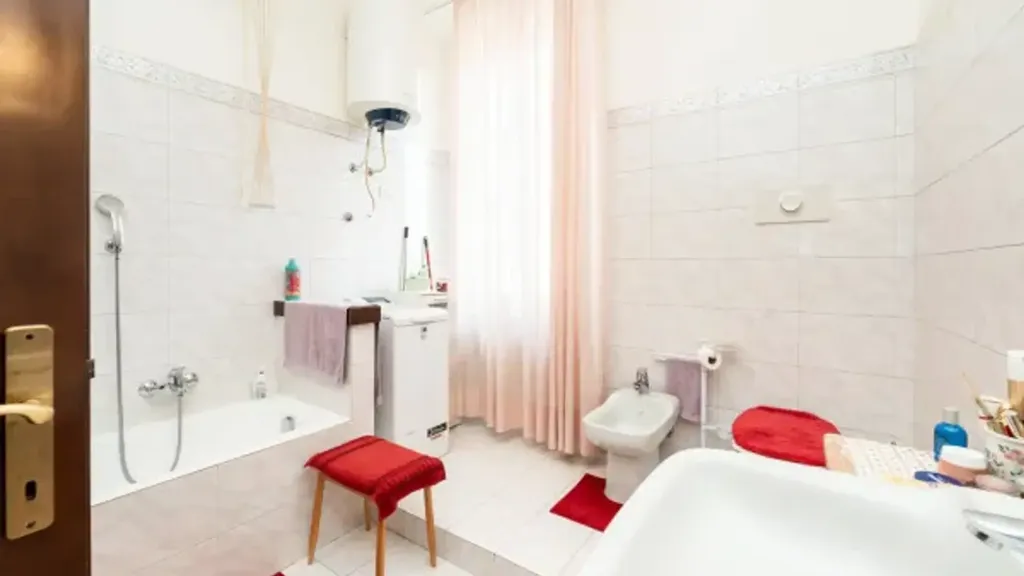 Bagni - Two-Bedroom Apartment with Loft in Milan