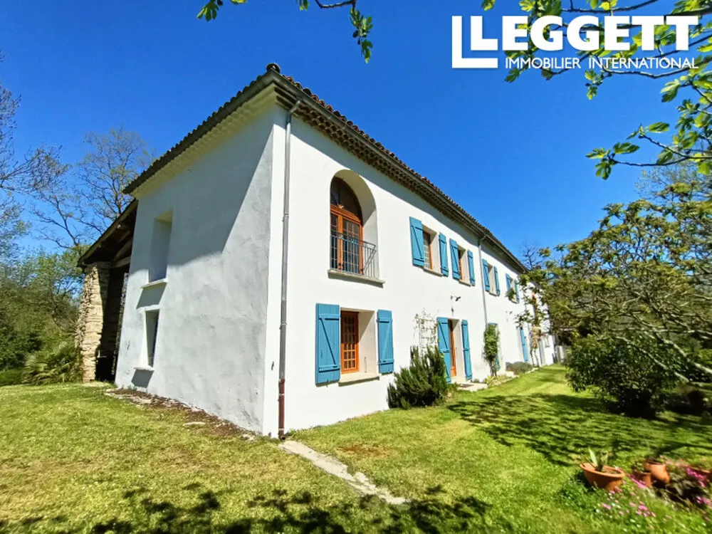 Välivaade - Characterful Farmhouse with 16 Hectares in Ariège