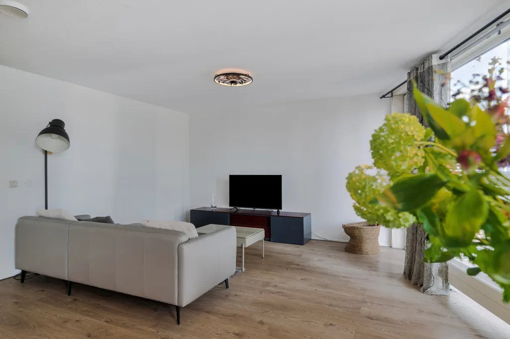 Séjour - 2-Bedroom Apartment with Balcony in Rotterdam