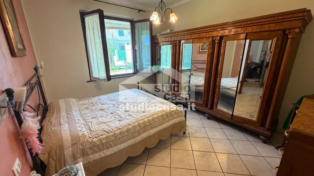 Chambres - Villa with Three Apartments in Crema