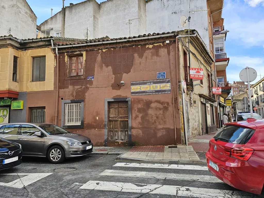 Välivaade - Reformable House with Parking in Ávila