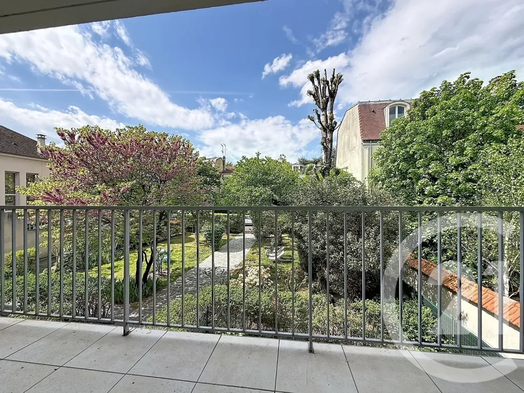 Balcon - Appartement Traversant avec Balcon à Nanterre