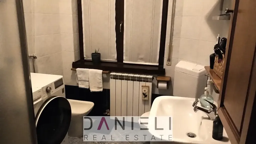 Salles de bain - Five-Bedroom Apartment with Terraces in Montecchio Maggiore