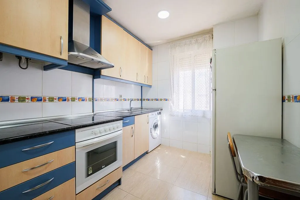Cuisine - 3-Bed Apartment with A/C in Zaragoza