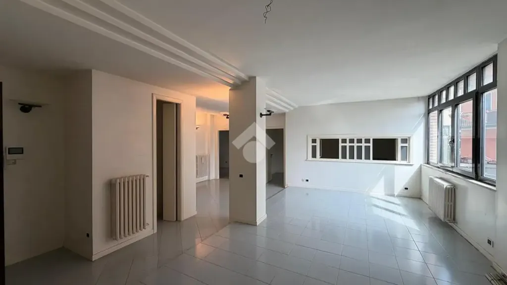 Pièces - Apartment with Balcony in Potenza