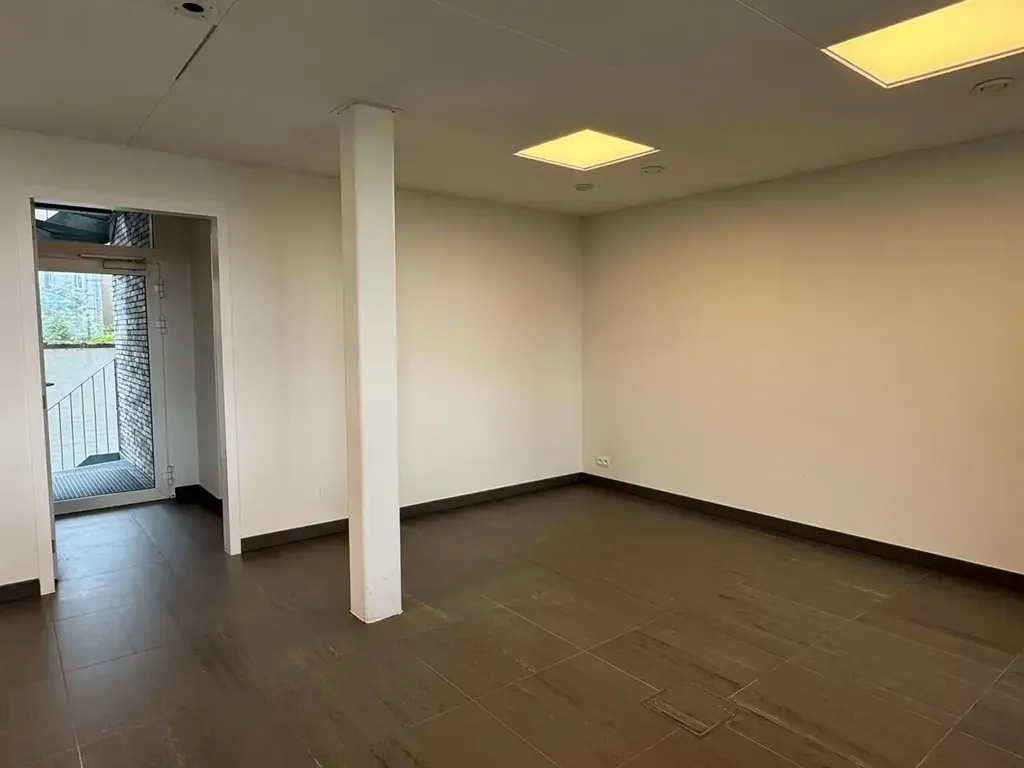 Toad - Office Space with Large Windows in Mechelen