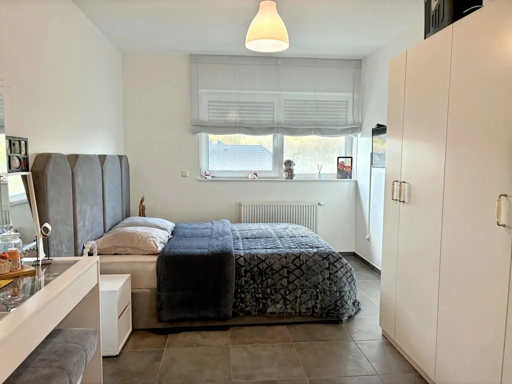 Chambres - Appartement avec Balcon et Parking à Pétange