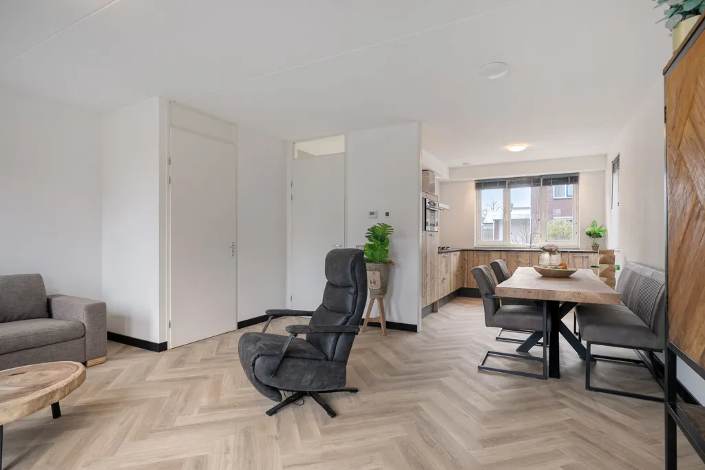 Salle à manger - Maison 4 pièces à Nieuw-Roden