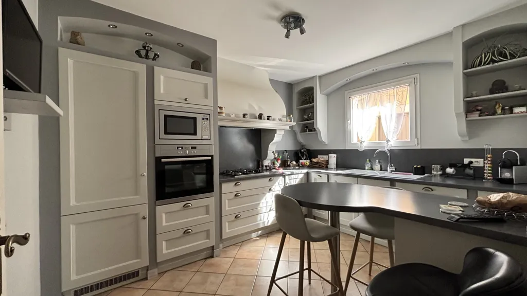 Cuisine - Villa avec Terrasse Sud au Cœur de Morières