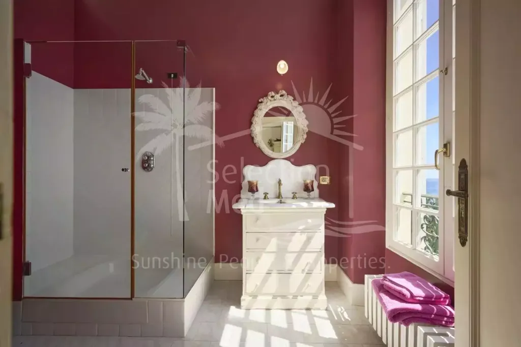 Salles de bain - Villa Belle Époque Vue Mer à Cap-d'Ail
