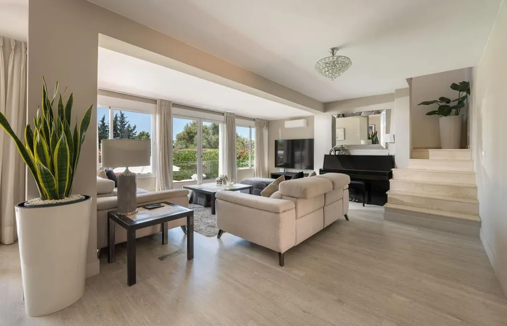 Séjour - Detached Villa with Private Pool in Río Real, Marbella