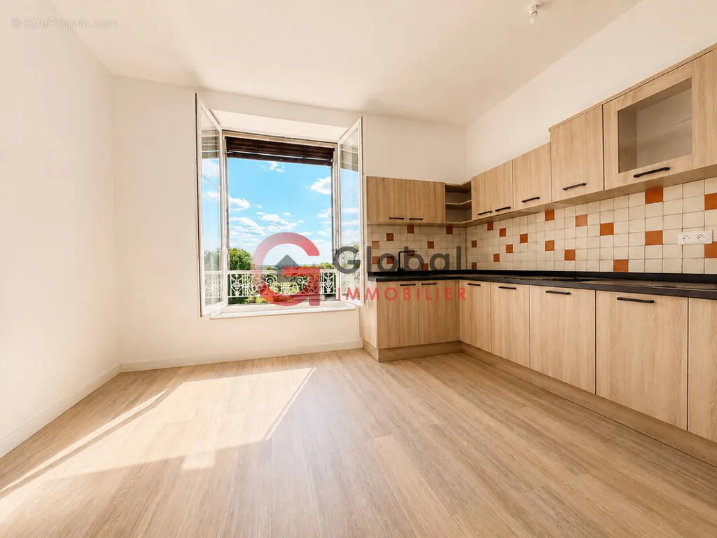 Kitchen - Renovated Duplex with Notre-Dame View in Fontenay-le-Comte