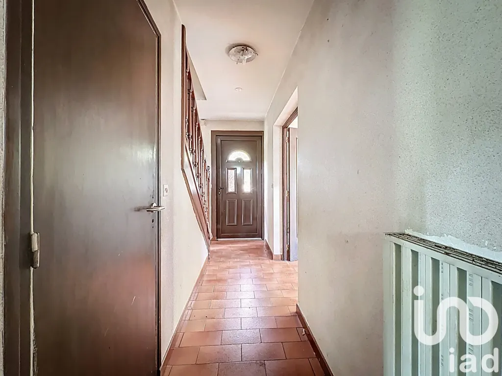 Esik - Traditional House with Garden in Bondy