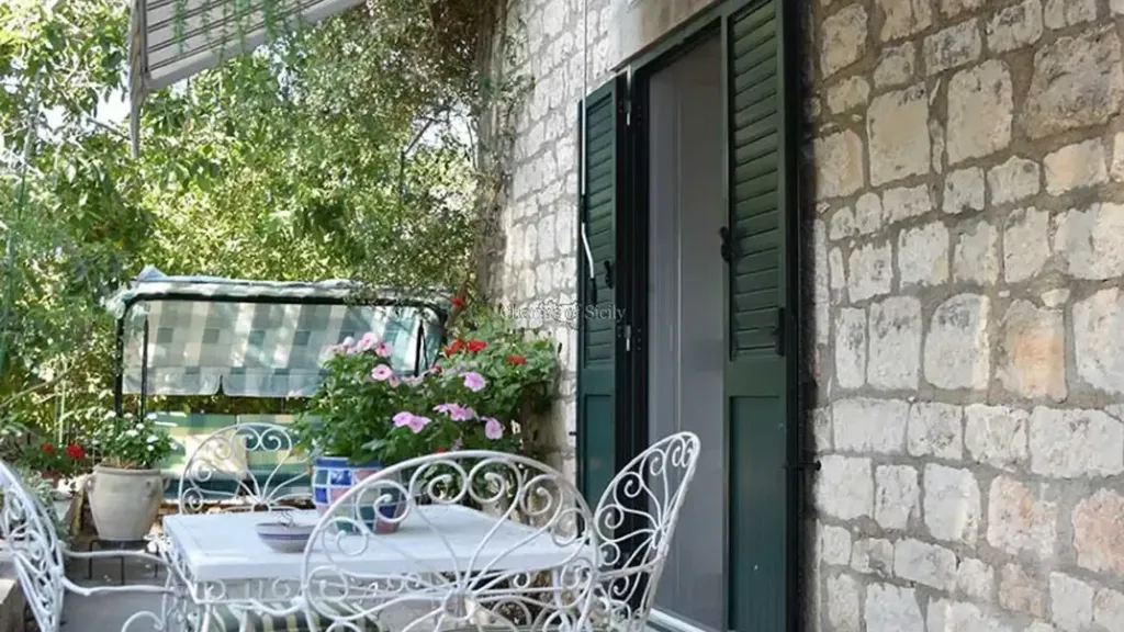 Terrass - Independent House with Garden in Modica