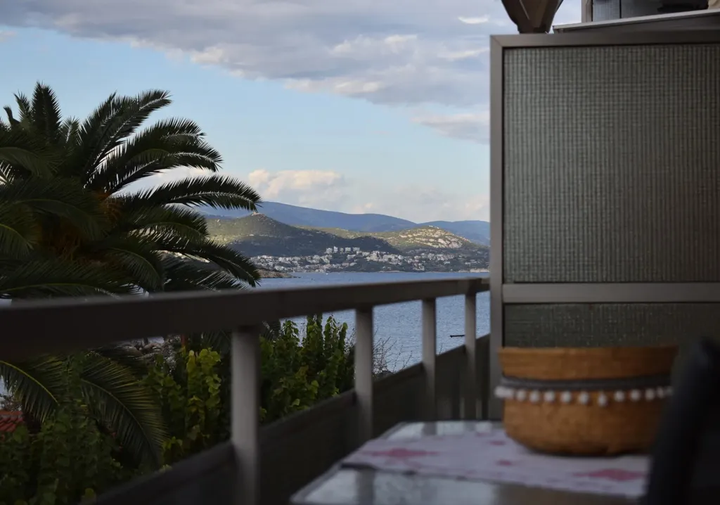 Rõdu - Renovated Flat with Sea View in Kavala