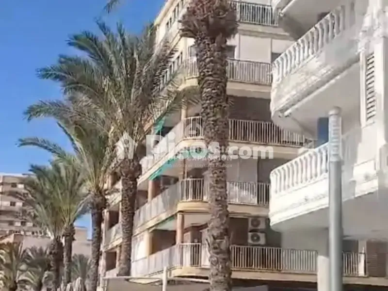 Exterior - Seafront Apartment with Balcony in Torrevieja