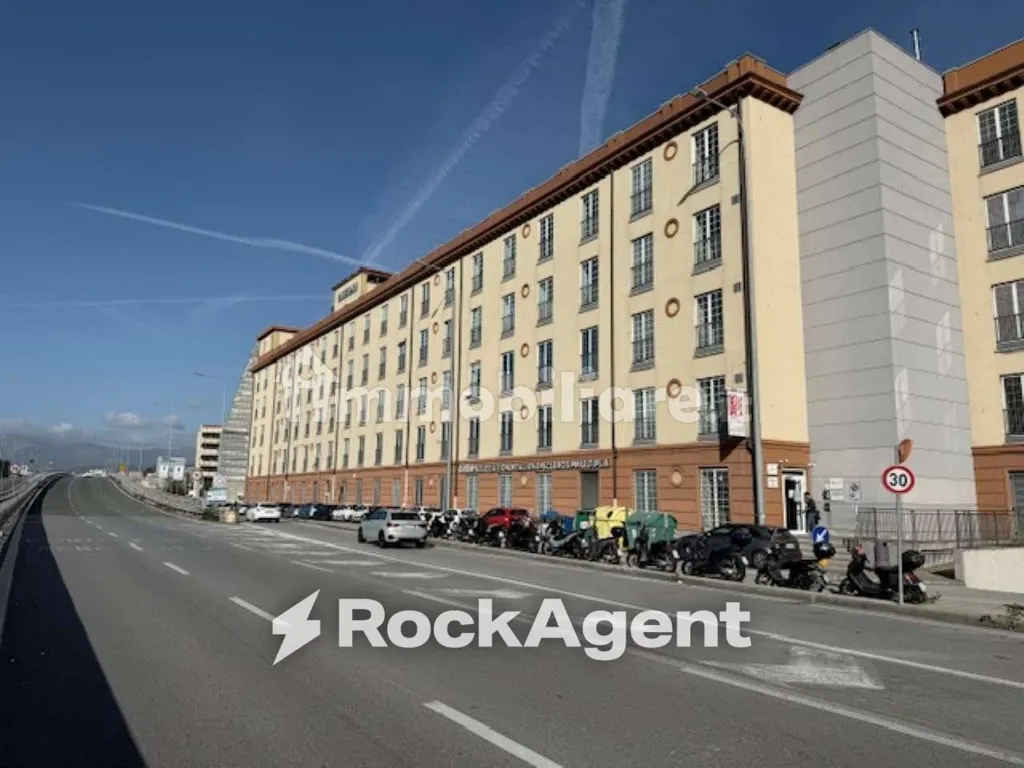Extérieur - Office Space with Parking, Genoa
