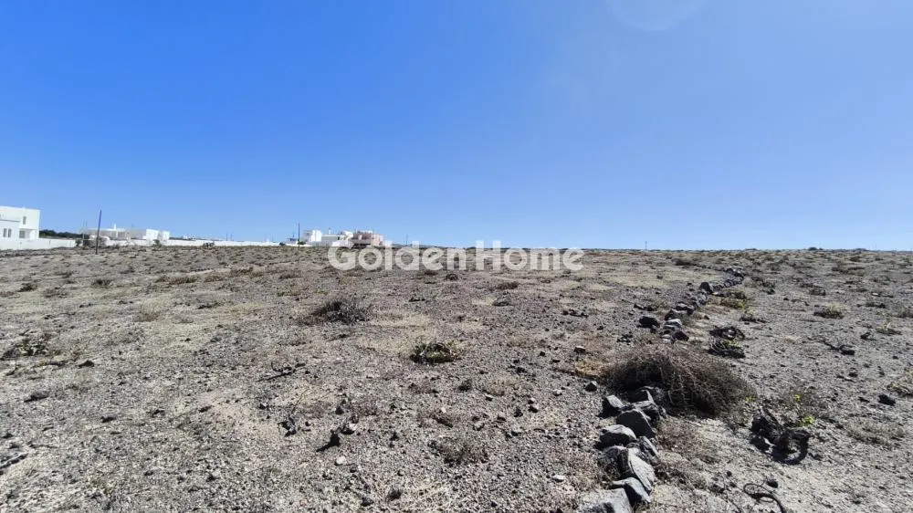 Jardin - Plot with Sea View in Santorini Acrotiri