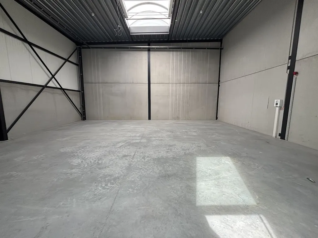 Garage - Unité Commerciale avec Parking à Zwevegem