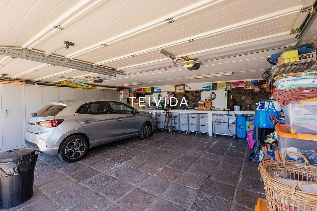 Garage - Villa with Pool and Bodega in El Rosario
