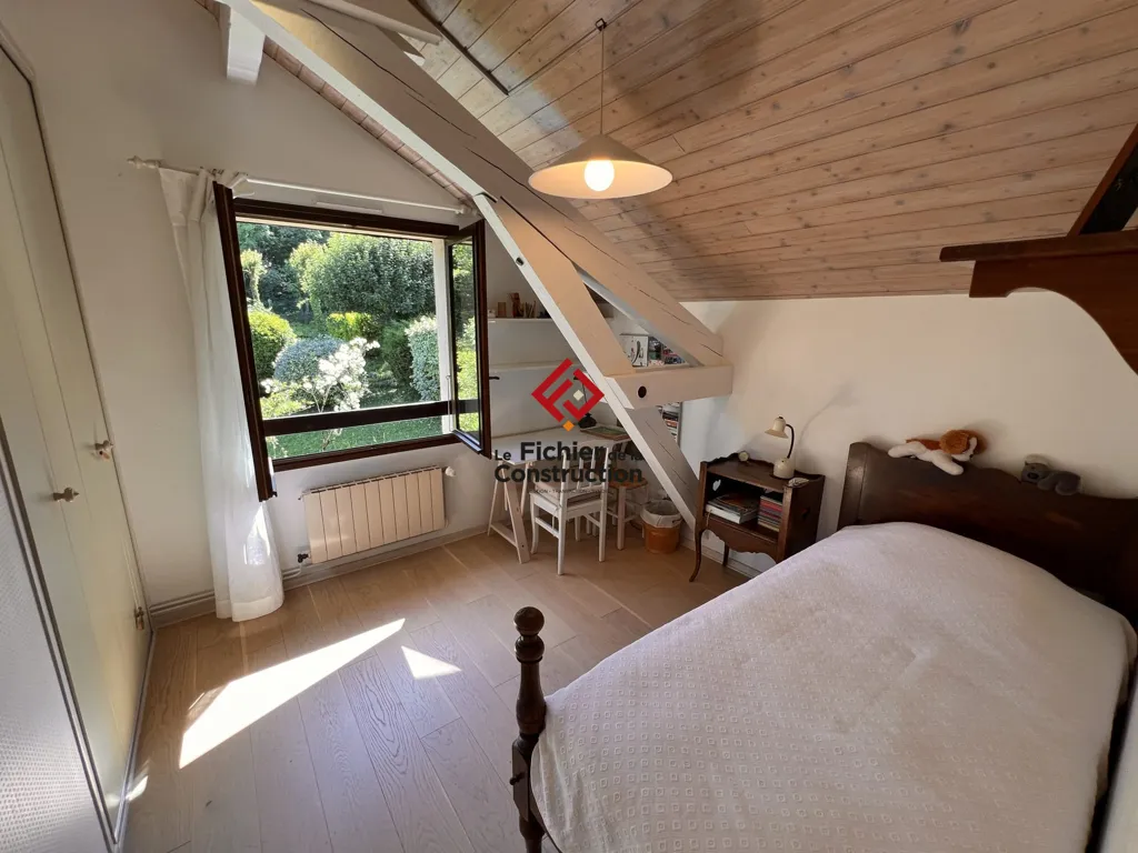 Chambres - Maison Familiale avec Piscine à Saint-Ismier