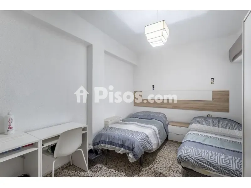 Chambres - Appartement 4 pièces à ES