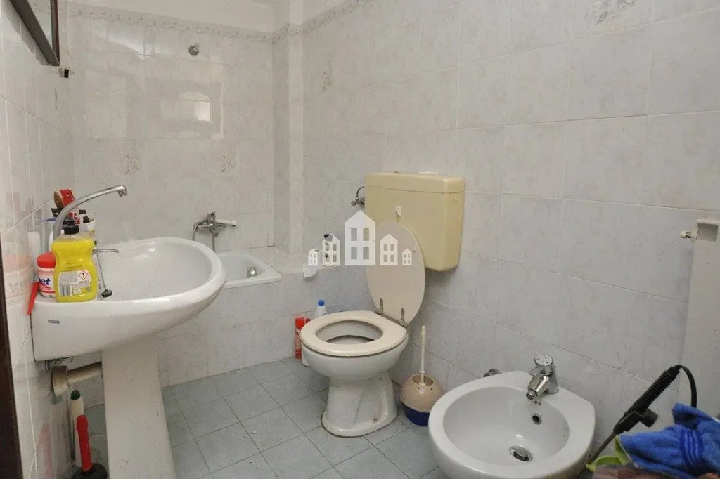 Baños - Independent House with Garden in Valperga