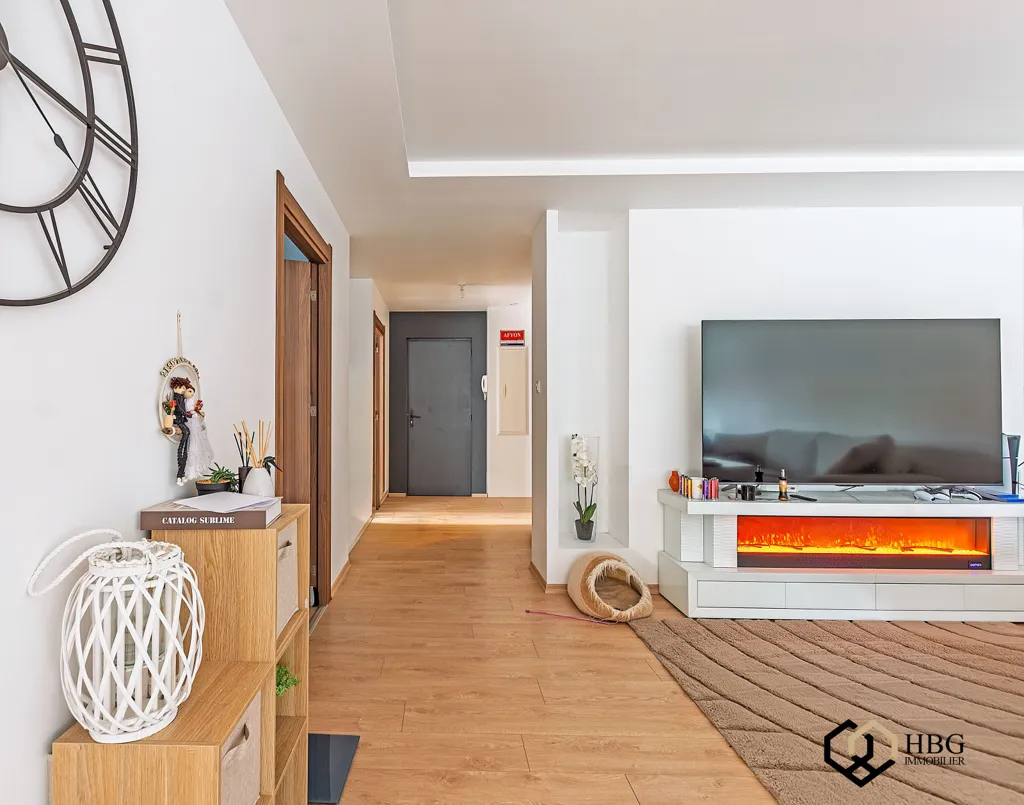 Elutuba - Refurbished 3-Bed Flat with Terrace in Hatten