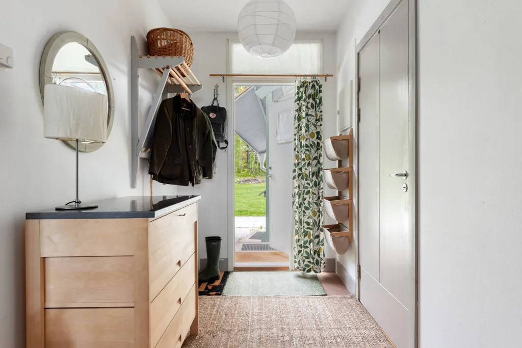 Hallway - Apartment with Garden in Nibble Skogsbrynsby