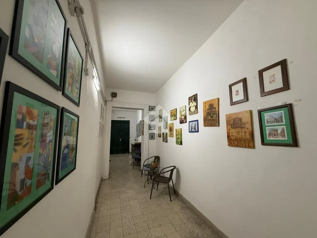 Entrée - Multistorey Apartment with Central Location in Naples