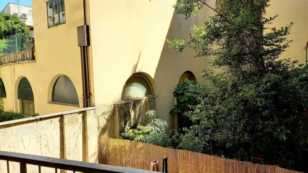 Rõdu - Characterful Flat with Balcony in Florence