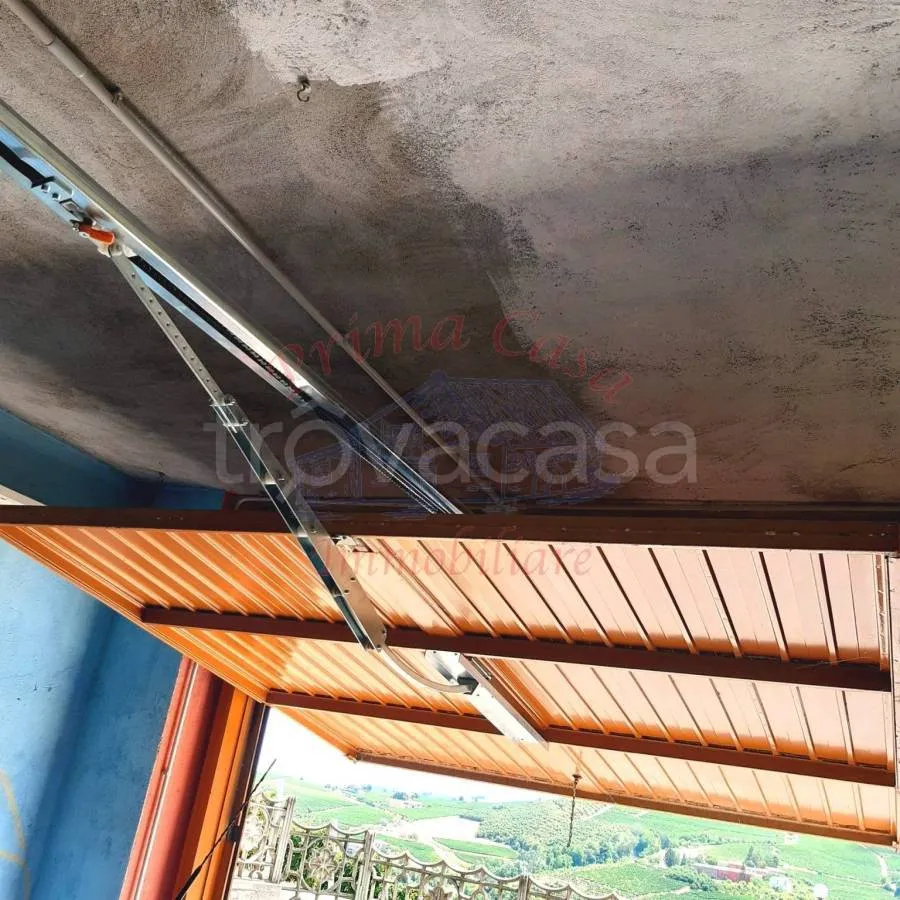 Garage - Apartment with Balcony Views in Mango