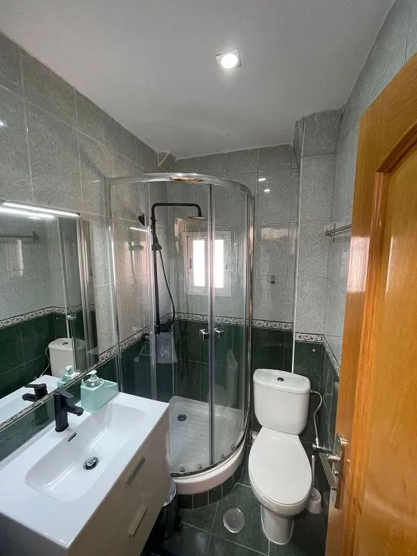 Salles de bain - 3-Bedroom Flat with Terrace in Carabanchel